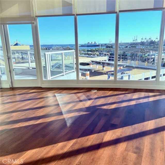 Photo - 411 W Seaside Way Unidad 803