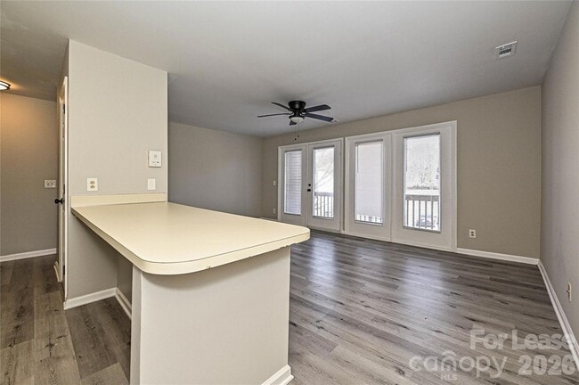 Building Photo - 6156 Meadow Rose Ln