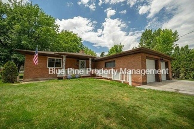 Building Photo - 1170 Saint Clair Rd Unit 3 Rental