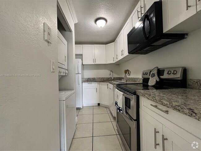 Building Photo - 15260 SW 80th St Rental