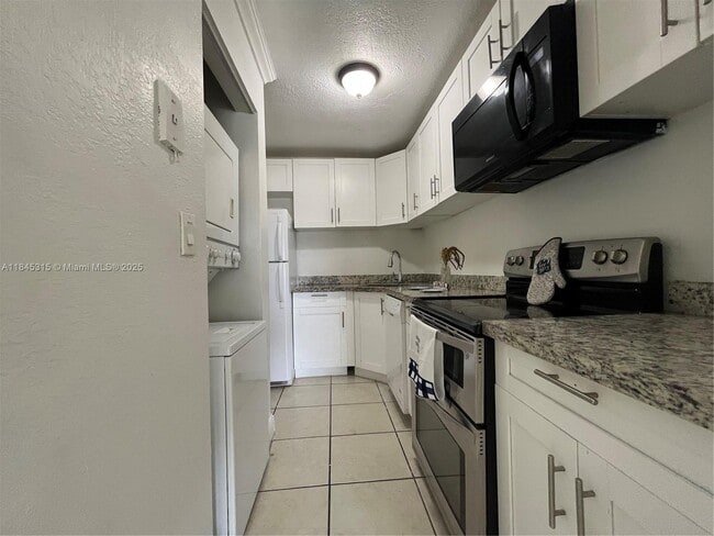 Building Photo - 15260 SW 80th St Rental
