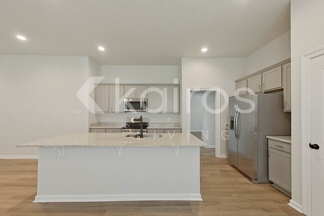 13963 Barrington Ave