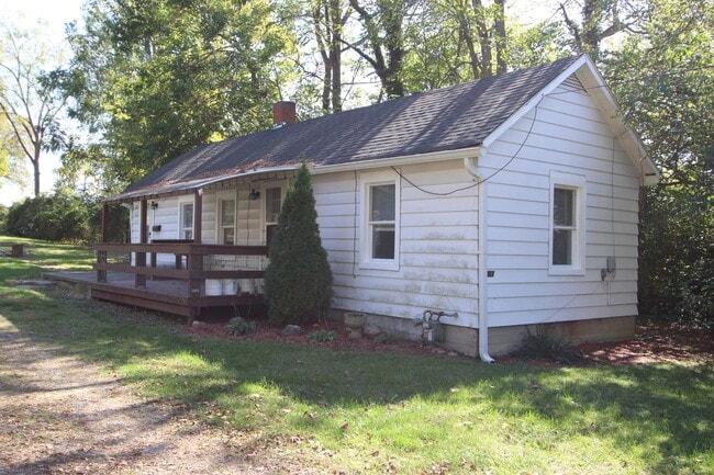 Building Photo - Charming 1 Bed 1 Bath Home