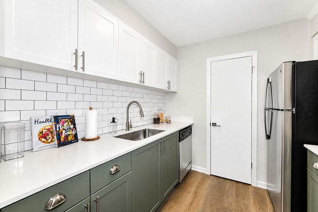 Cook and entertain in a modern Avana Cumberland kitchen. - Avana Cumberland