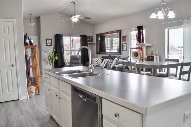 Photo - 2500 Heather Ln