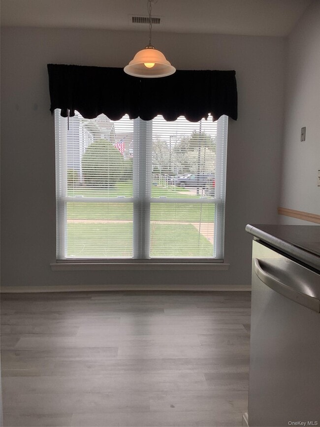 Photo - 825 Spring Lake Dr