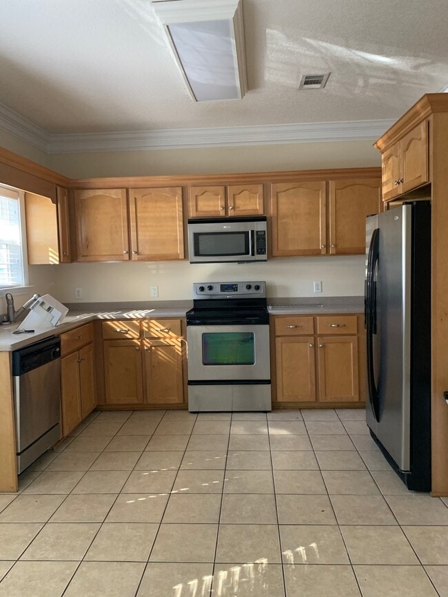 Photo - 408 Bradwell St