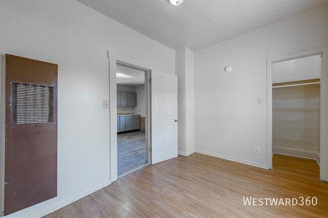 Photo - 4901 Magoun Ave Unit 2R