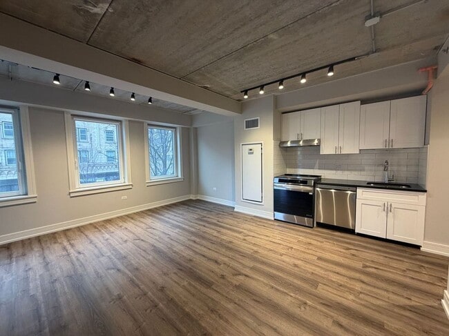 Photo - 952 W Carmen Ave Unit 205