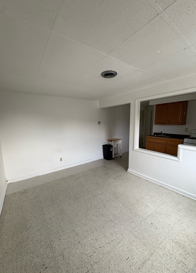 Building Photo - 29 S Main St Unit 3