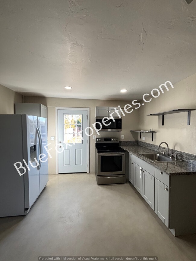 Photo - 2641 N Fontana Ave