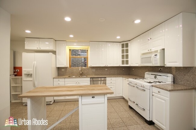 Photo - 2626 W Superior St Unit 2