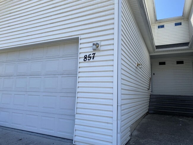 Photo - 857 N Garfield St Unit 857