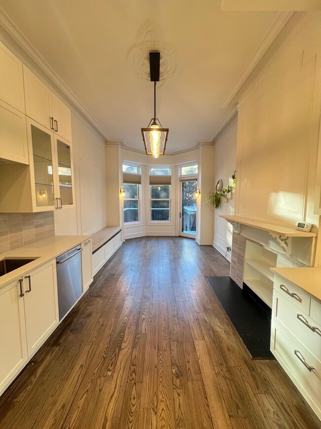 Photo - 122 Mercer St