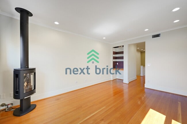 Photo - Rare Find-Heritage Historic Lake View Luxury Condo opportunity!