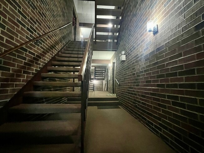 Photo - 5985 Lakeside Pl Unit 302