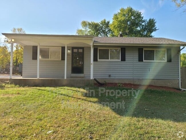 Building Photo - 1920 Redman Rd Rental