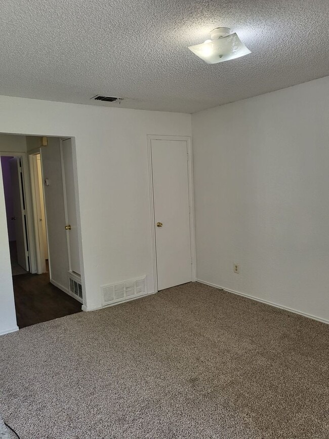 Photo - 1209 Avondale Ct