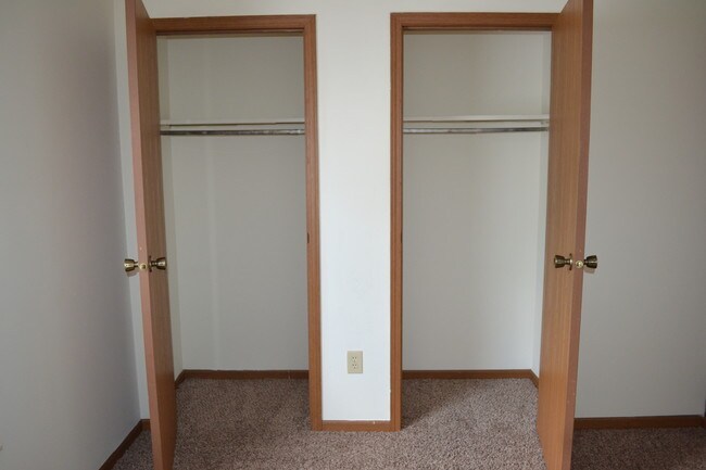 Photo - Shoshone Apartments