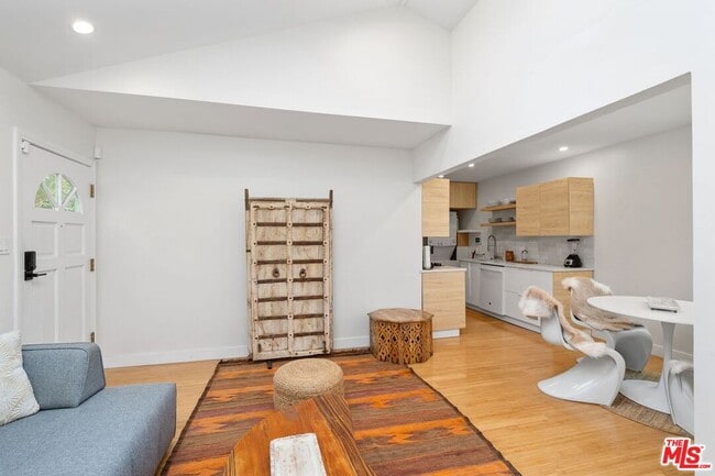 Photo - 621 Rose Ave Unidad #B