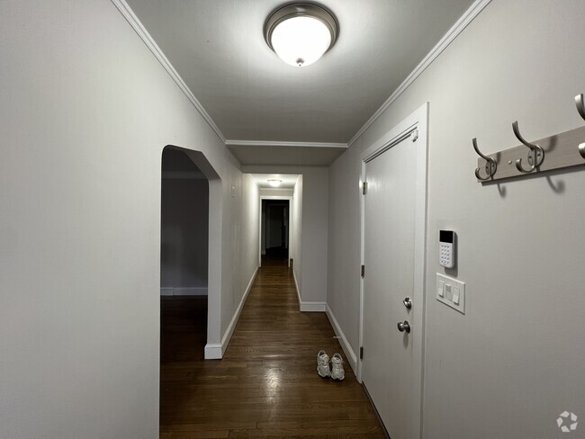 Building Photo - 25 Greycliff Rd Unit Boston College 3bed 1.5 b Rental