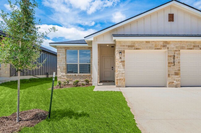 Photo - 3903 Sugar Hackberry Trl Unit A-SHOWABLE