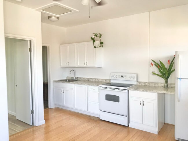 Photo - 317 Auhana Rd Unidad B upstairs ohana