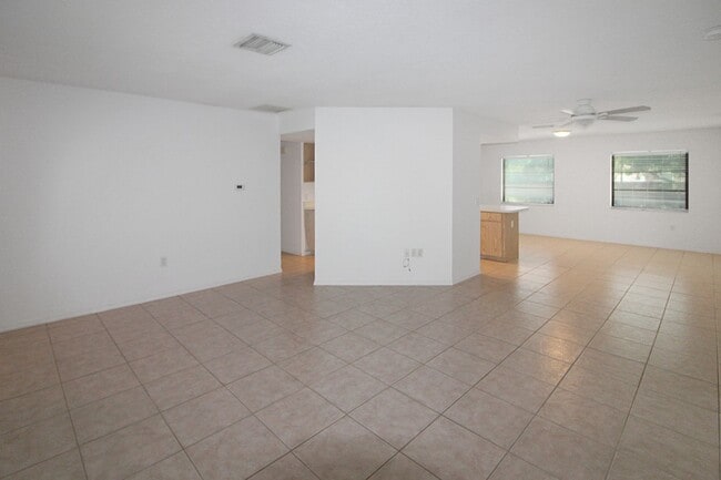 Photo - 832 Golf Dr