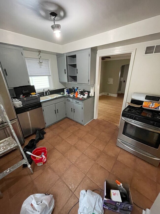 Photo - AVAILABLE NOW- 3 bbed 2 bath home!