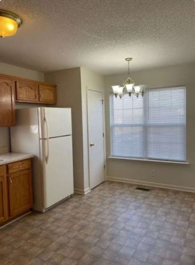 Photo - 1049 Mile High Dr