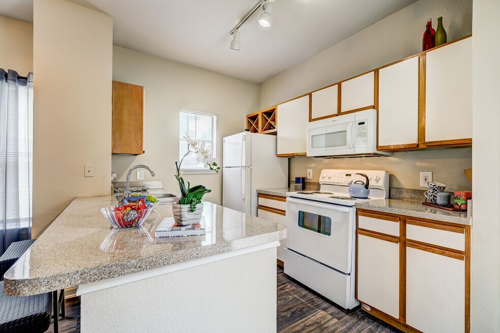 Legacy of Cedar Hill Apartments and Townhomes