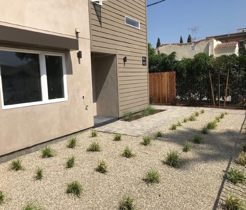 Fotografía del edificio - 961 N St Andrews Pl