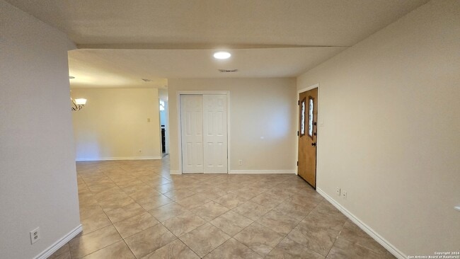 Photo - 7609 Linkside St