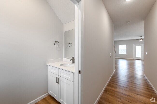 2BR, 2BA - 1293SF