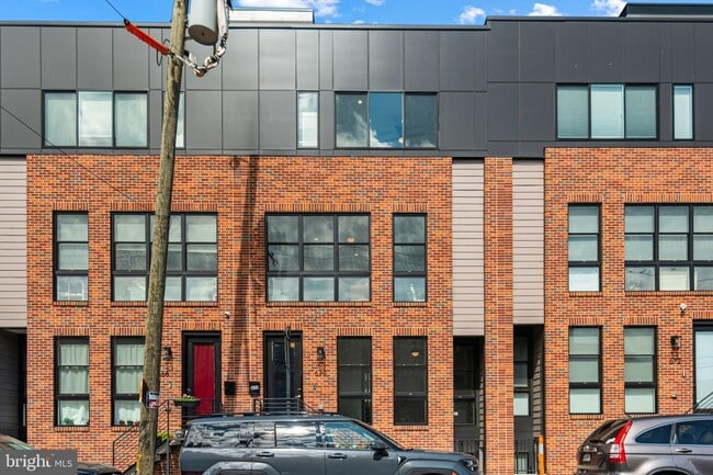 Photo - 670 N 13th St