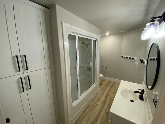 Building Photo - 2265 S Linda Wy