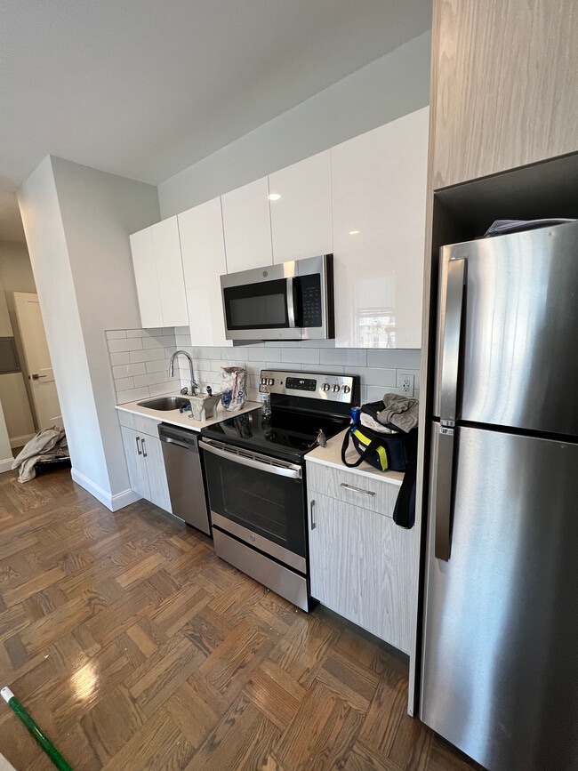 Photo - 31 Queensberry St Condo