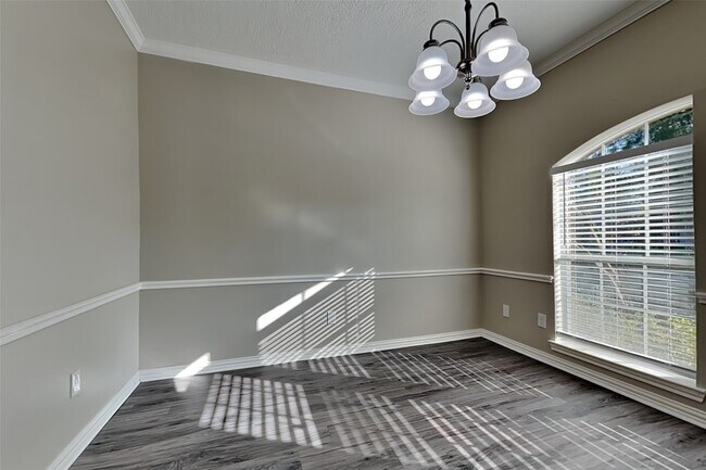 Photo - 30215 Stoney Plain Dr