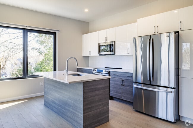 2BR, 2BA - 925SF - The Irving