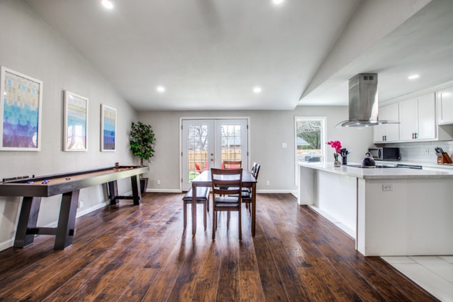 Photo - 831 Loganwood Ave