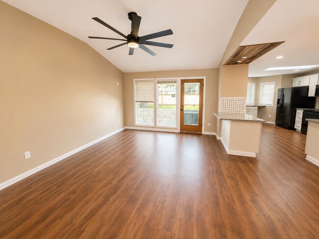 9708 W Champion Ln