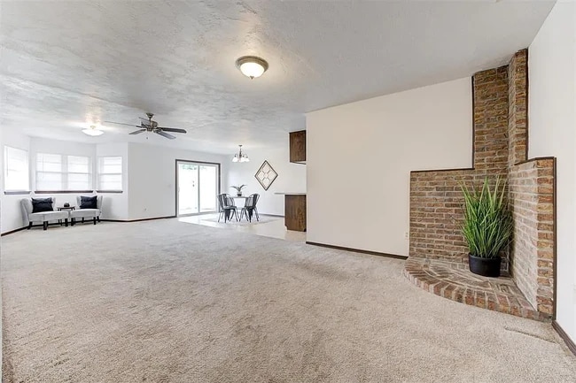 Photo - 216 Klondike Dr