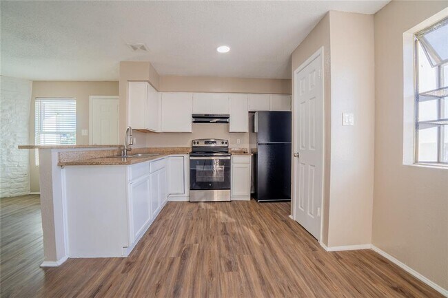 Photo - 10211 Brownie Dr