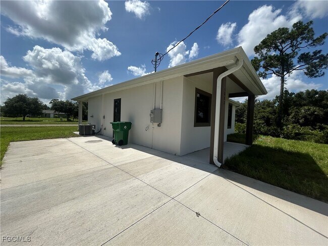 Photo - 5005 Gramercy Rd