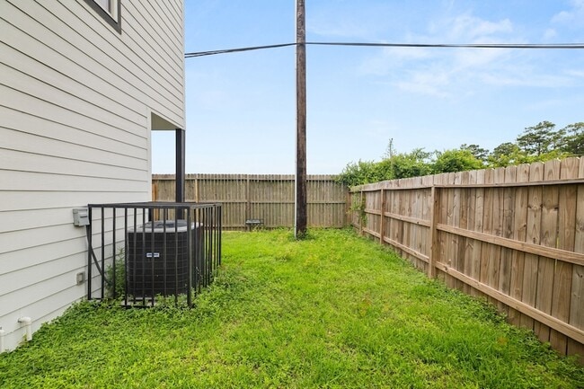 Photo - 8534 Woodlyn Rd