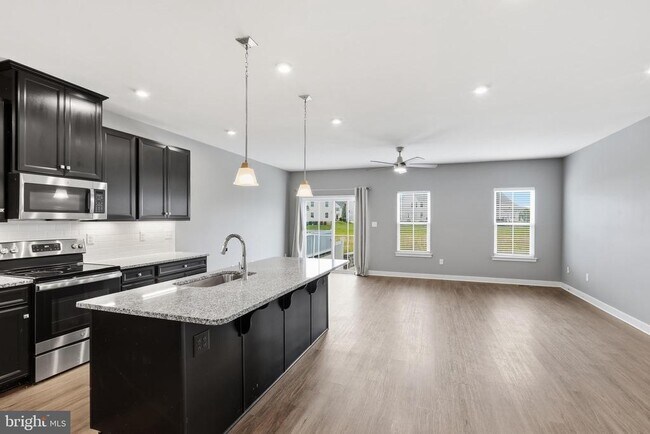 Photo - 529 Swansea Dr