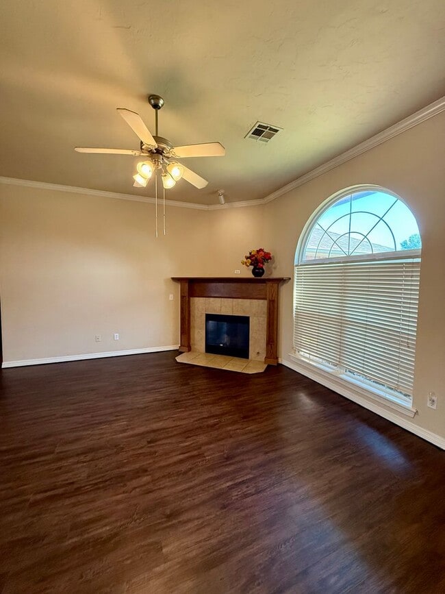 Photo - Spacious Home in Apple Valley- Moore