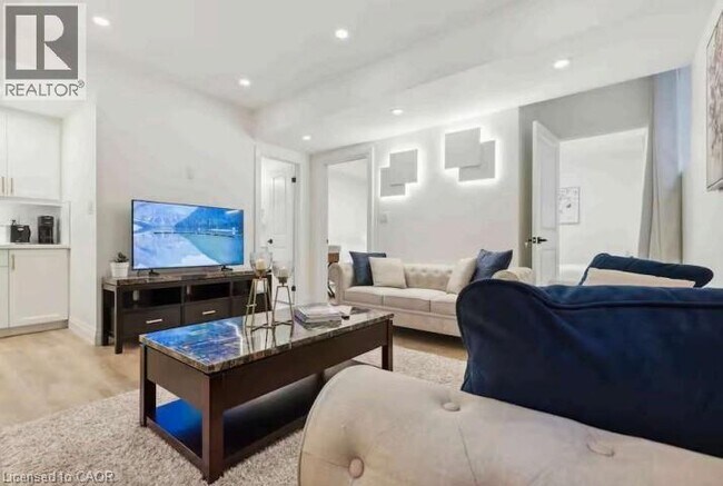 Photo - 1156 Swan St