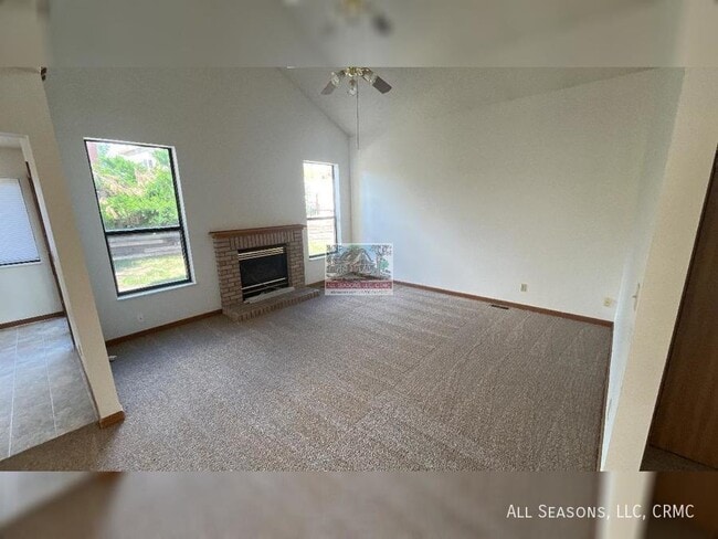Photo - 750 Rundle Ct