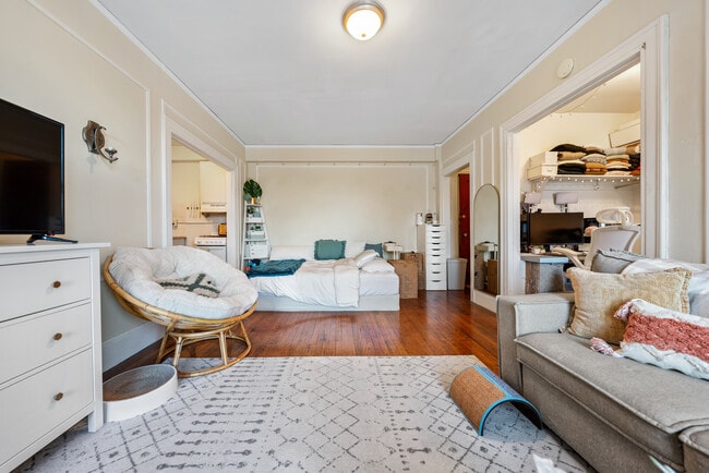 Photo - Traymore Apartments